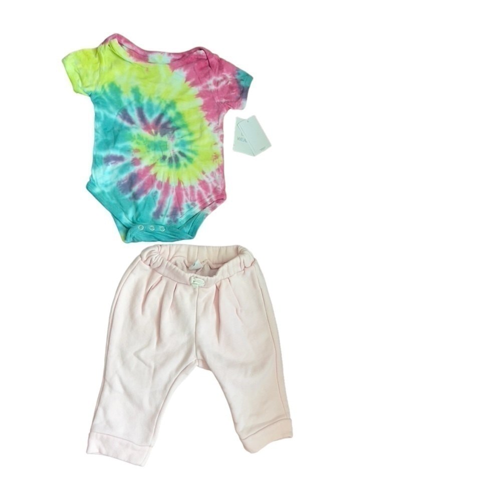 Gap Baby Toddler 3-6M 2 Piece Bundle Gap Pants and Tie Dye Bodysuit (NWT)
